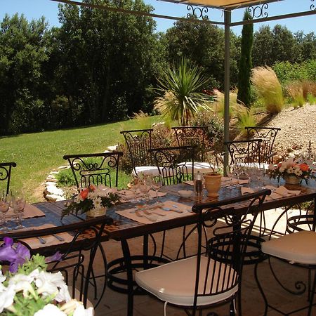 Hotel Restaurant Le Gardon - Pont Du Gard Collias Exterior foto